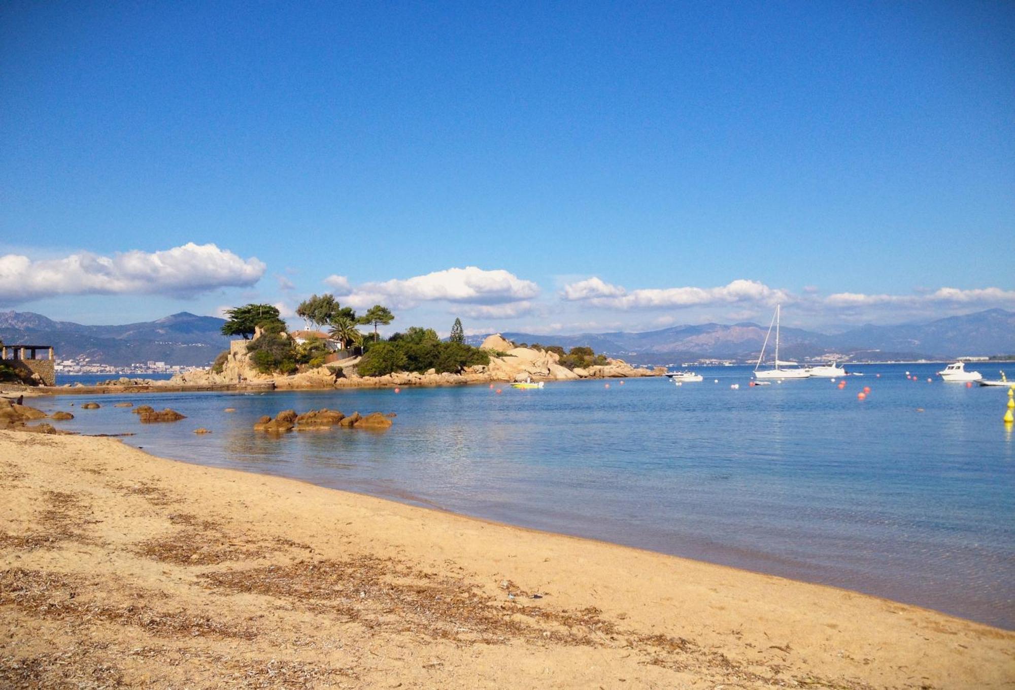 Grand T2 Standing Ajaccio Proche Centre Et Plages Vue Panoramique Parking Prive Exterior photo